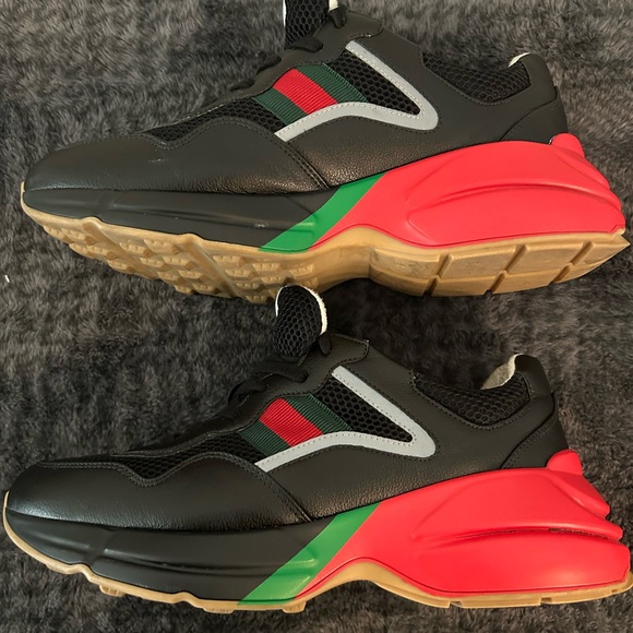 GUCCI - Picture 3 of 5